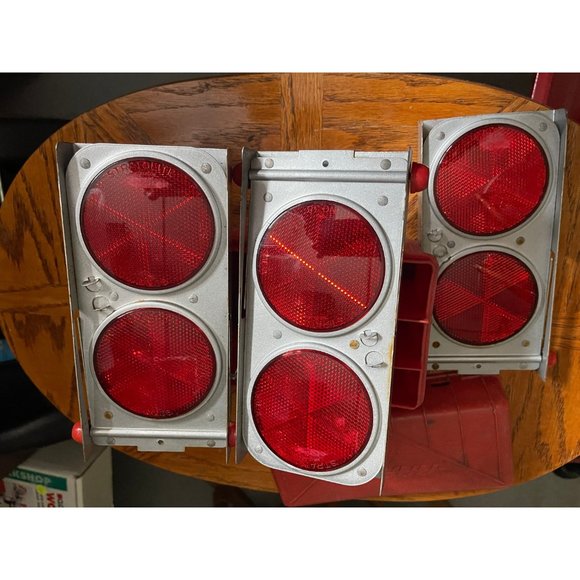 ARROW-Safety-Device-Reflect-O-Flare-Model-177- SET OF 3 Reflectors Without Flags - Picture 4 of 10